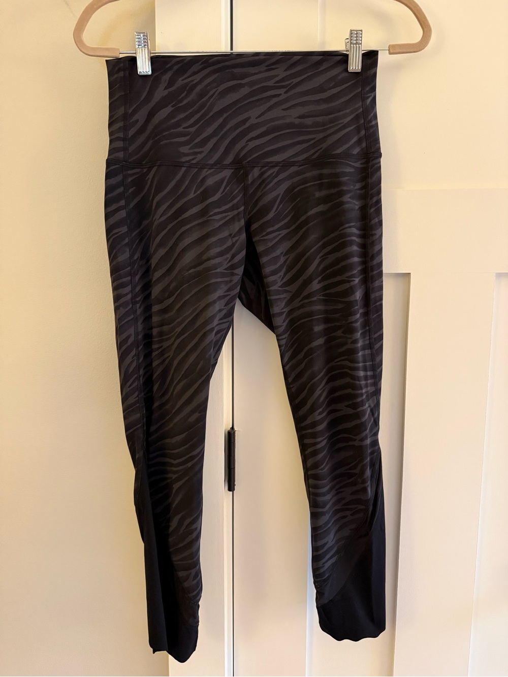 Lululemon Wunder Under High Rise Crop Yoga Leggings Le Tigre Animal Print Camo 8